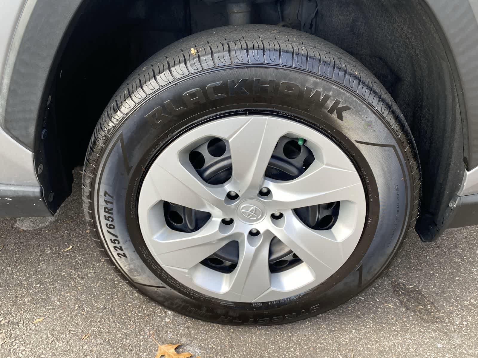 Thumbnail: 2020 Toyota RAV4 - 24