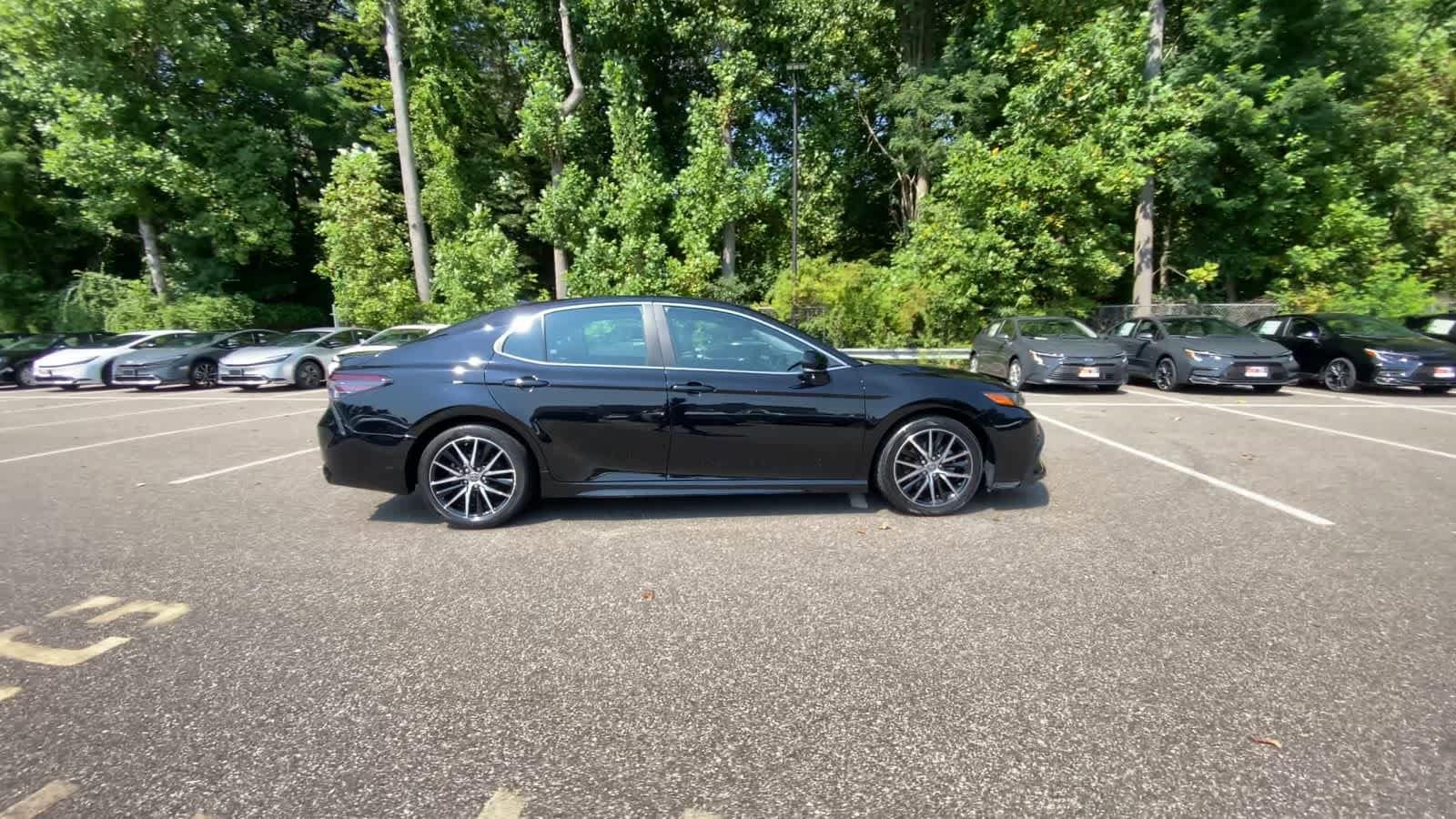Thumbnail: 2022 Toyota Camry - 9