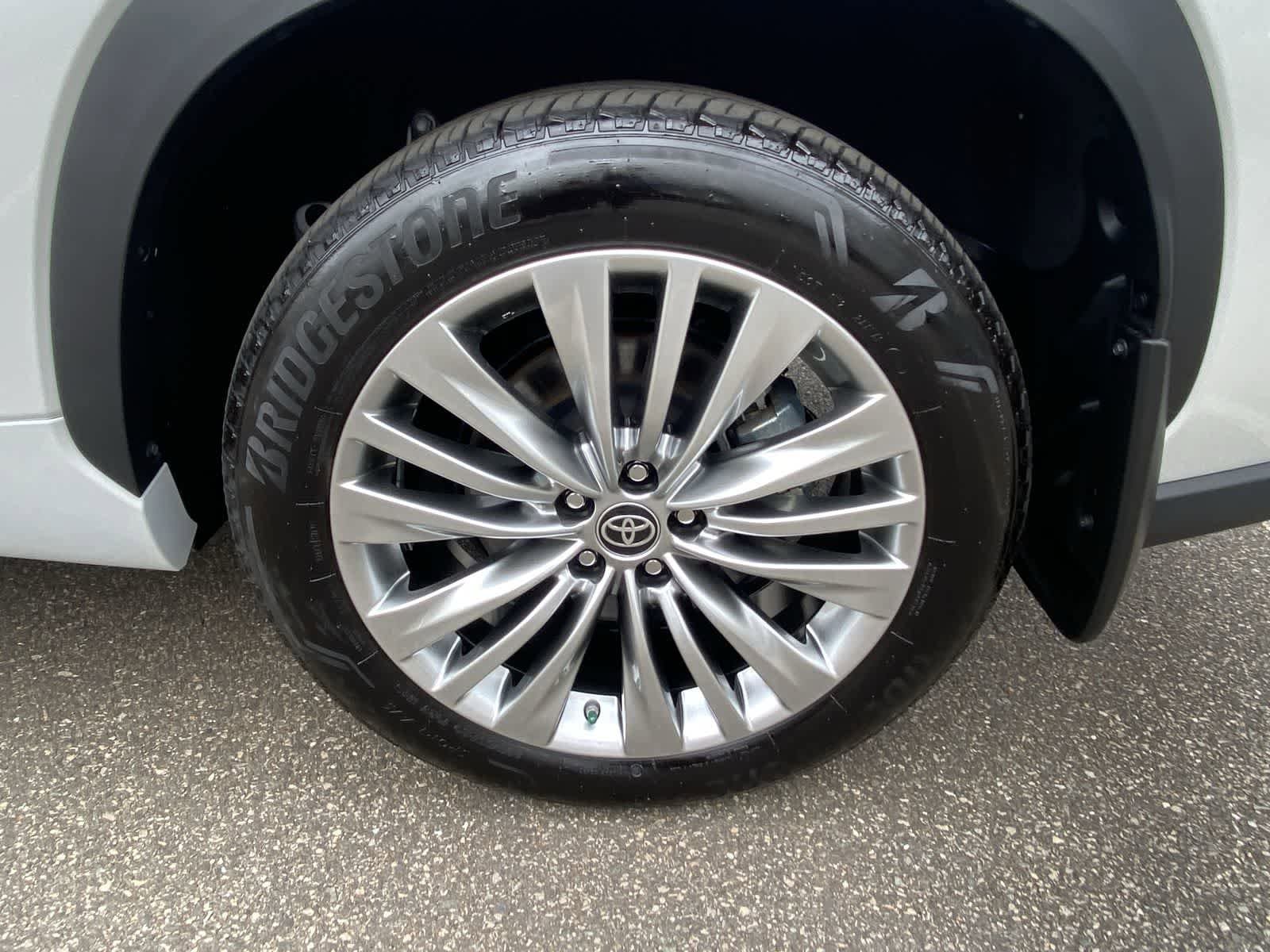 Thumbnail: 2025 Toyota Highlander - 15