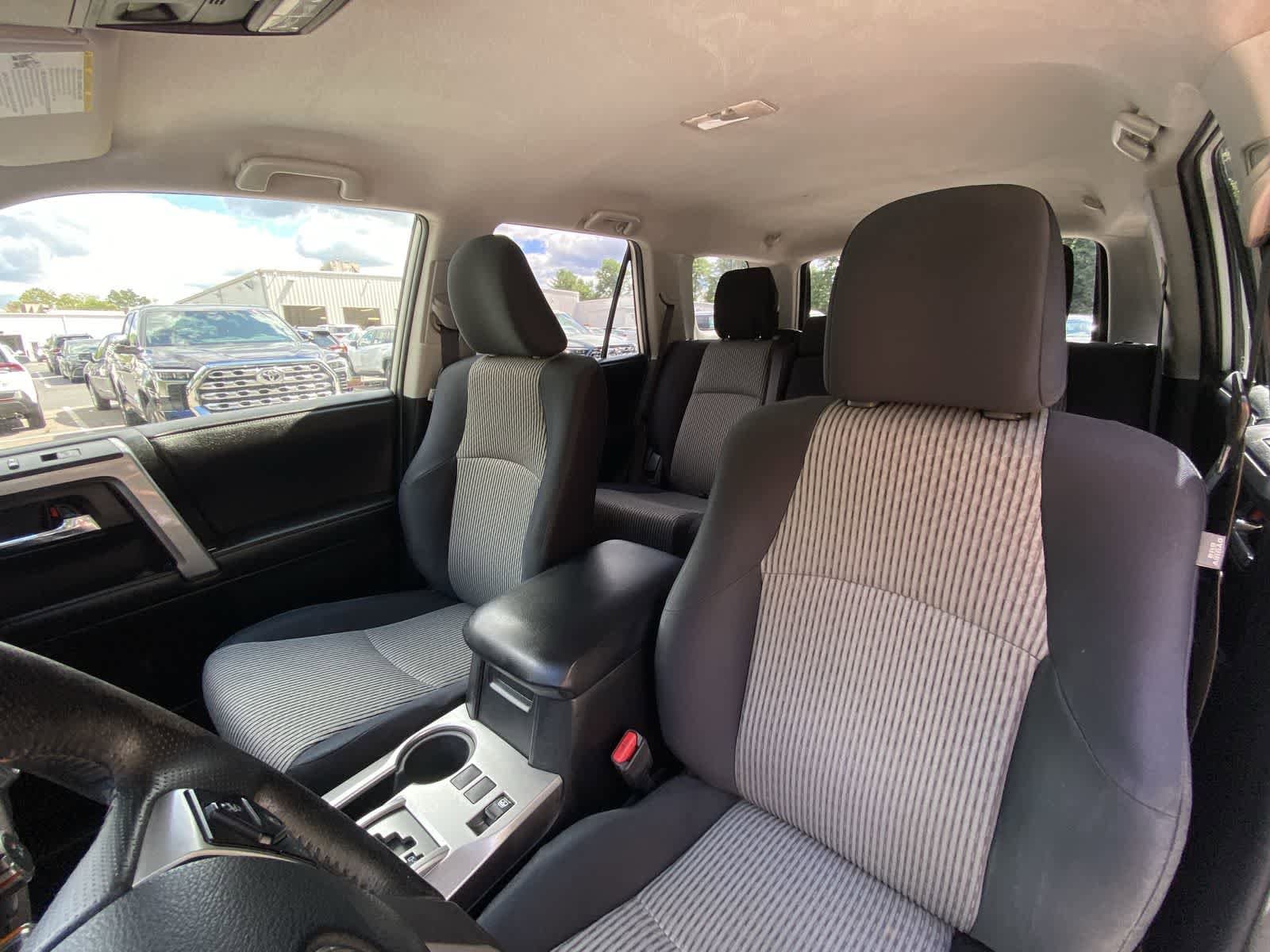 Thumbnail: 2014 Toyota 4Runner - 17