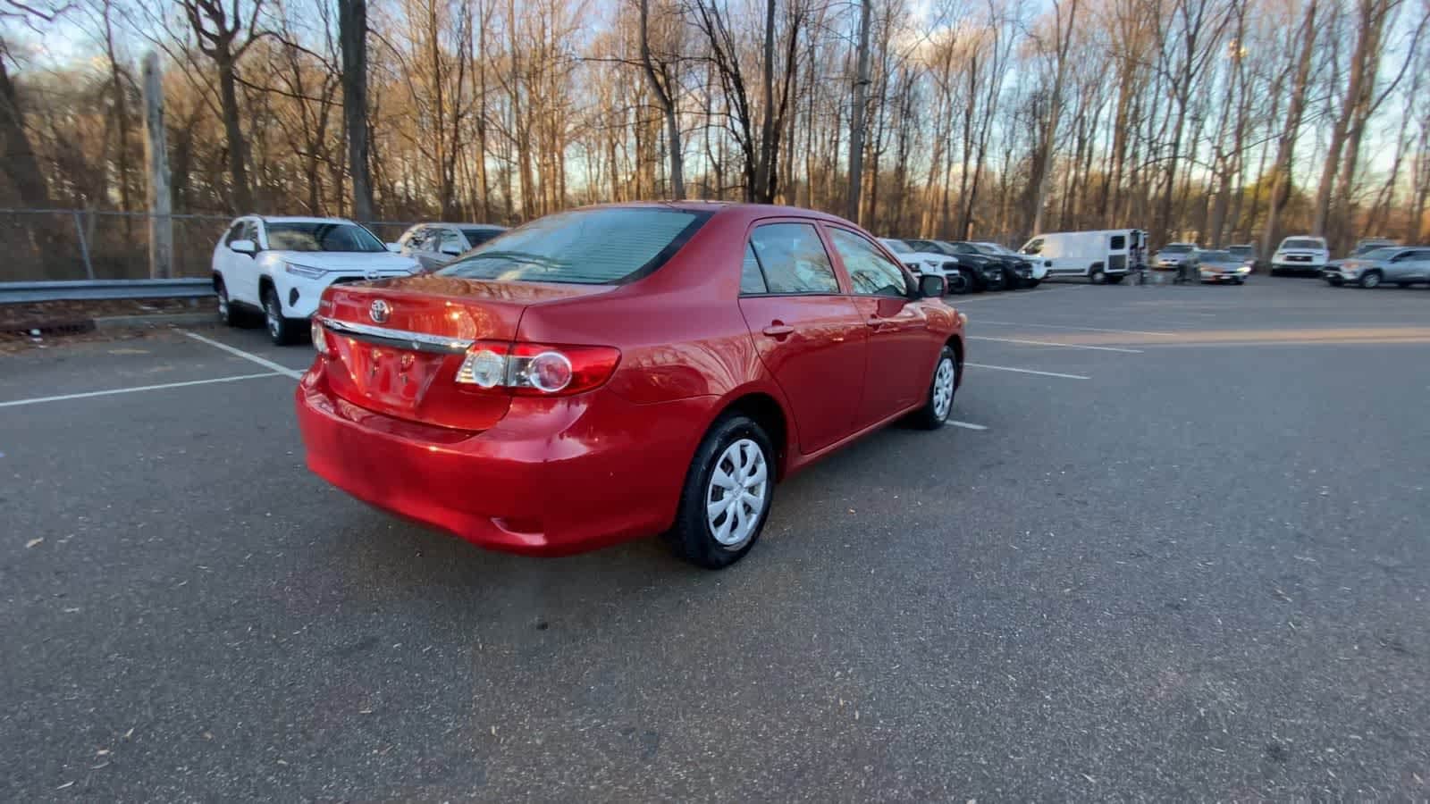 Thumbnail: 2013 Toyota Corolla - 16