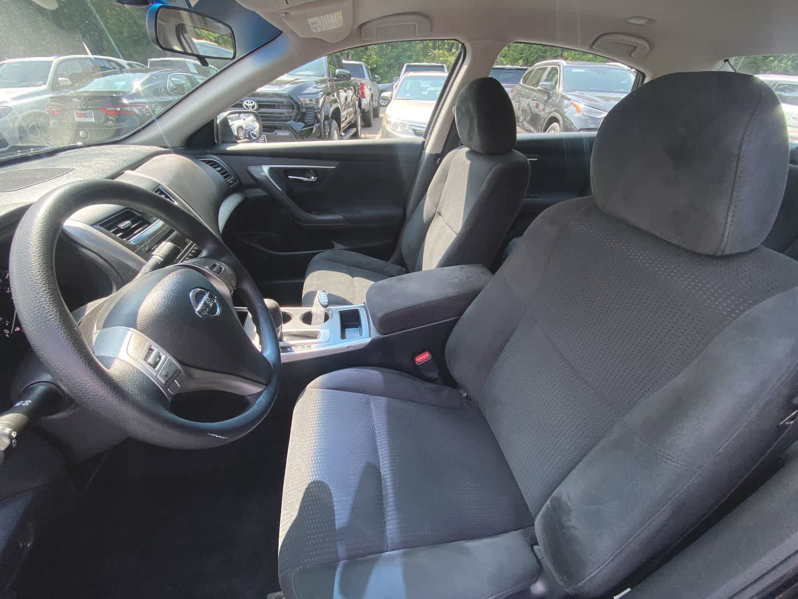 Thumbnail: 2015 Nissan Altima - 16