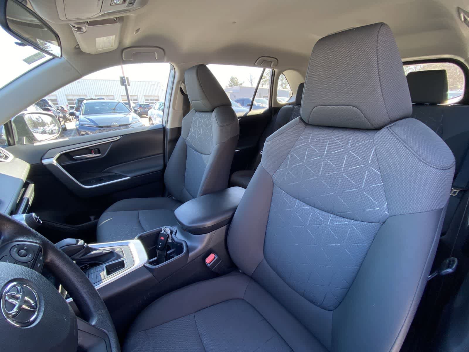 Thumbnail: 2025 Toyota RAV4 - 25