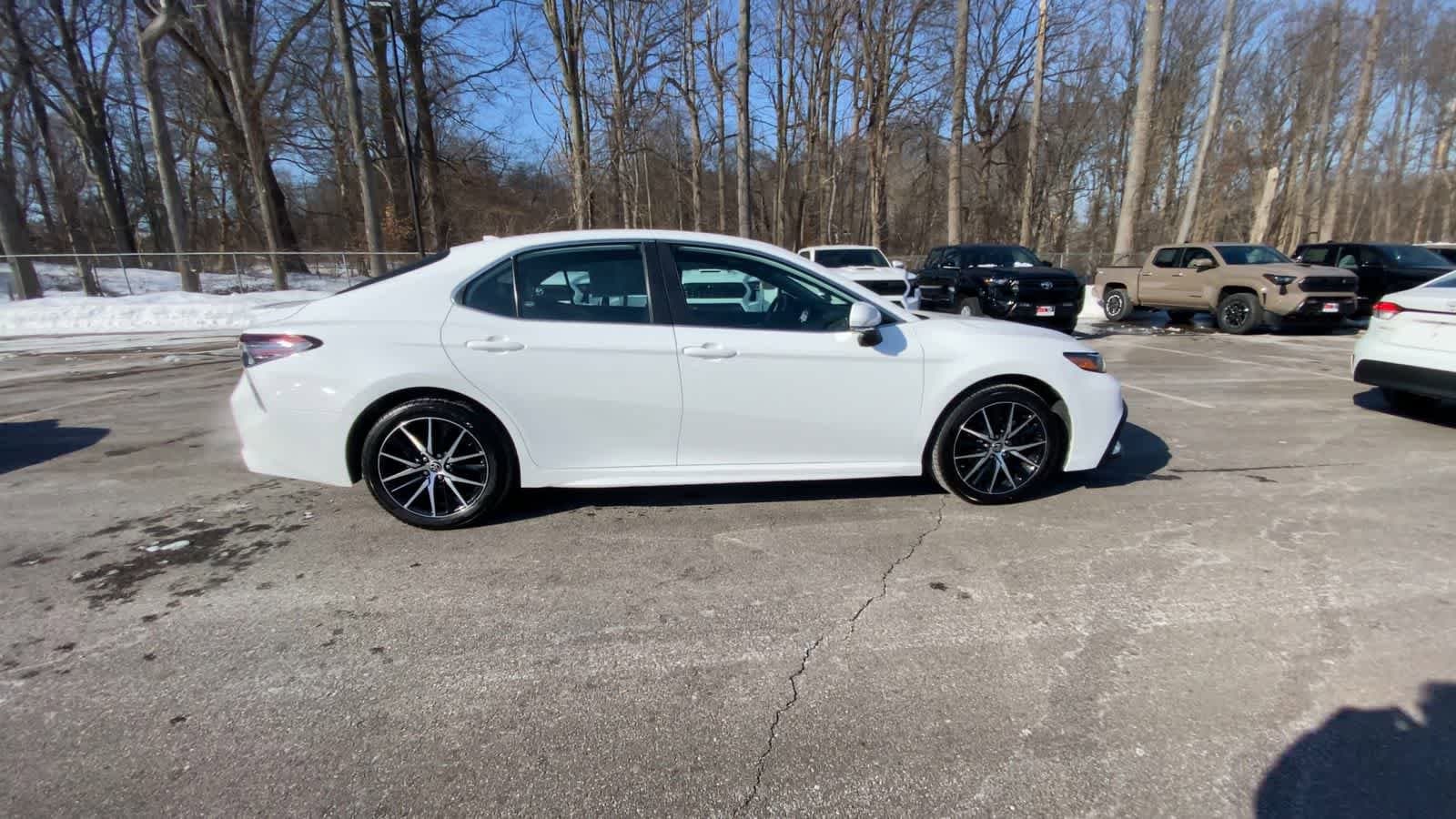 Thumbnail: 2023 Toyota Camry - 9