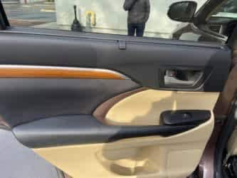 Thumbnail: 2017 Toyota Highlander - 18