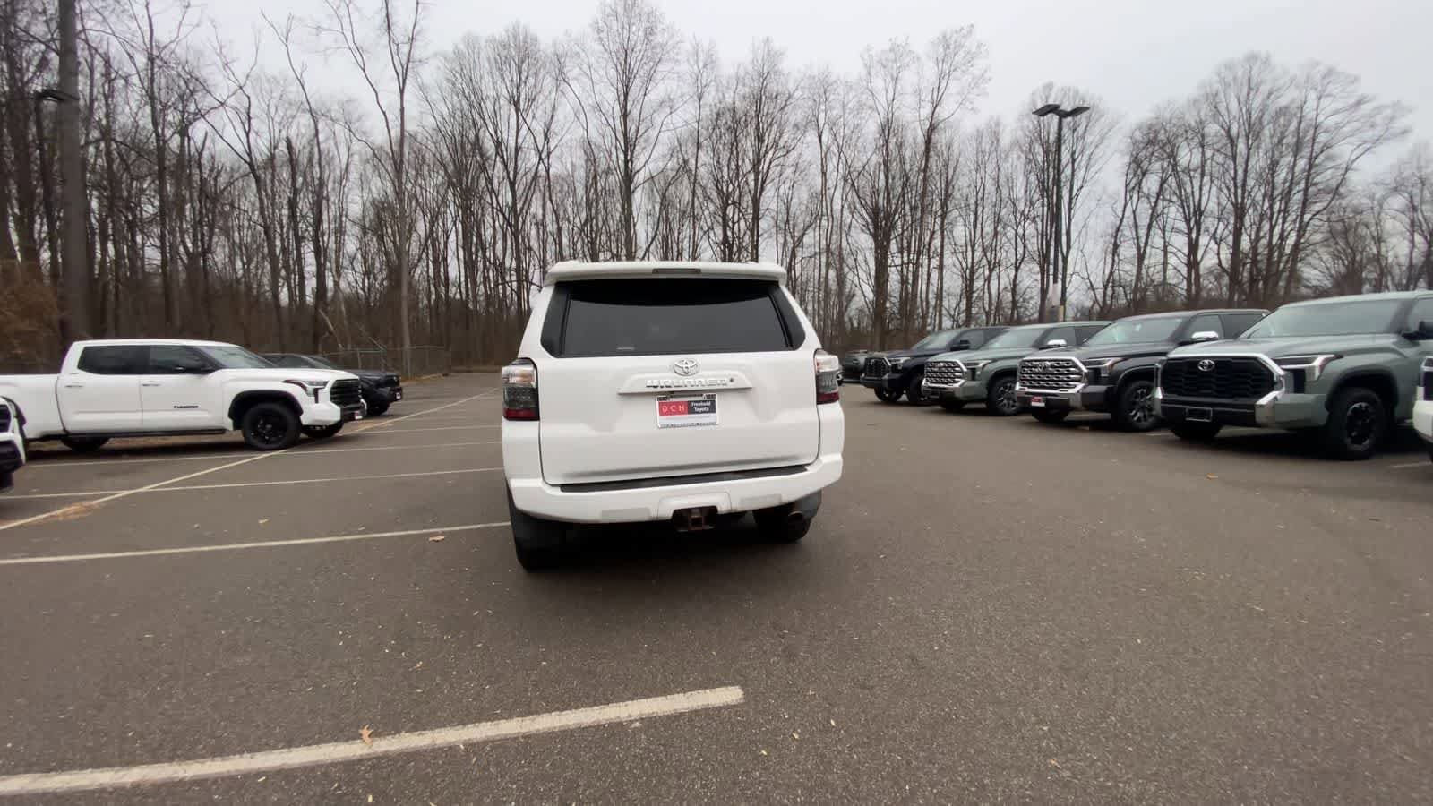 Thumbnail: 2016 Toyota 4Runner - 12