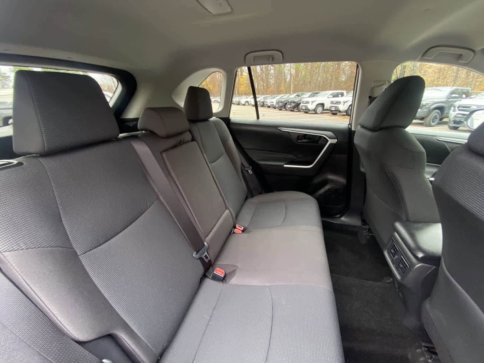 Thumbnail: 2025 Toyota RAV4 - 29