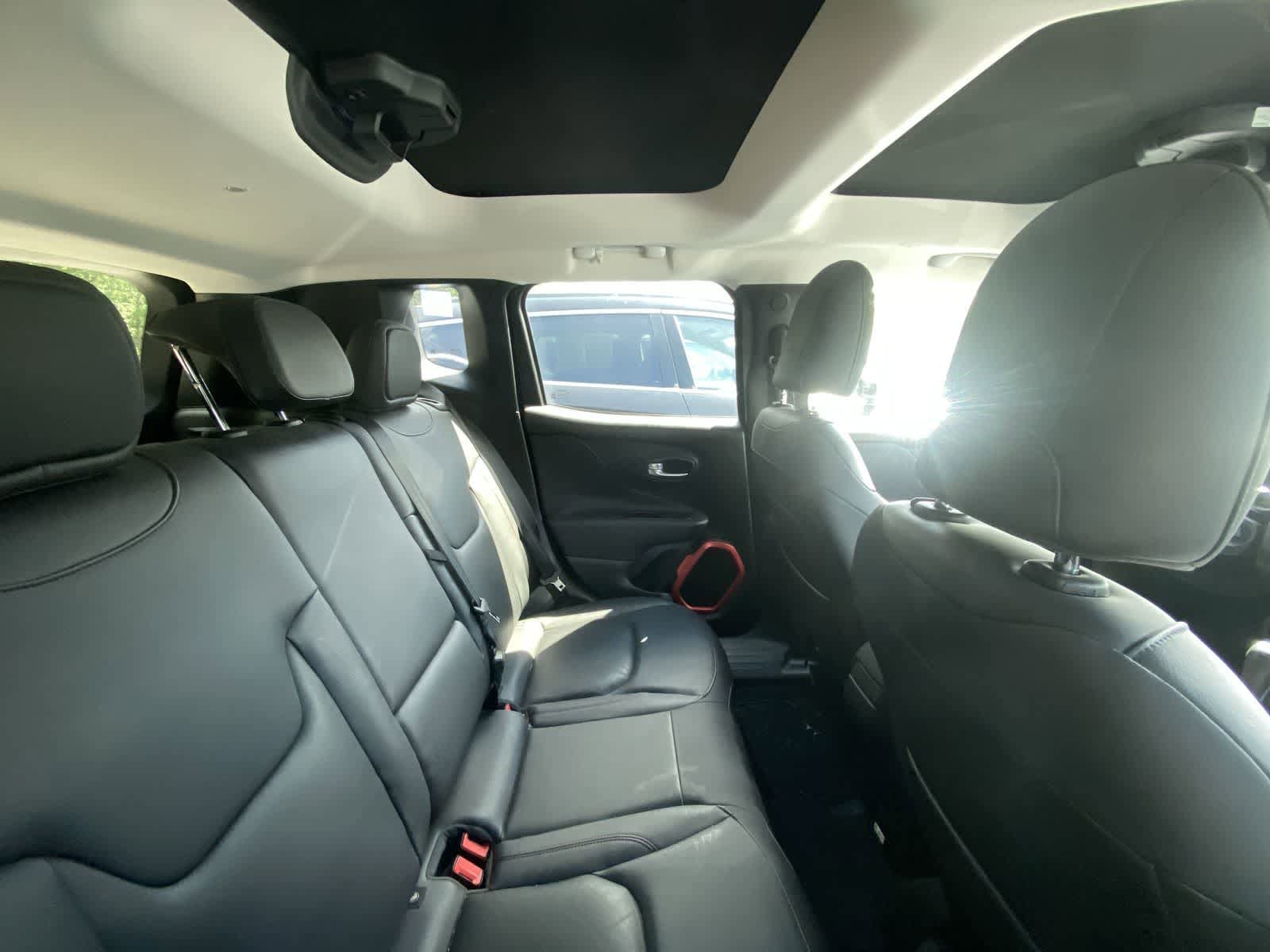 Thumbnail: 2016 Jeep Renegade - 6