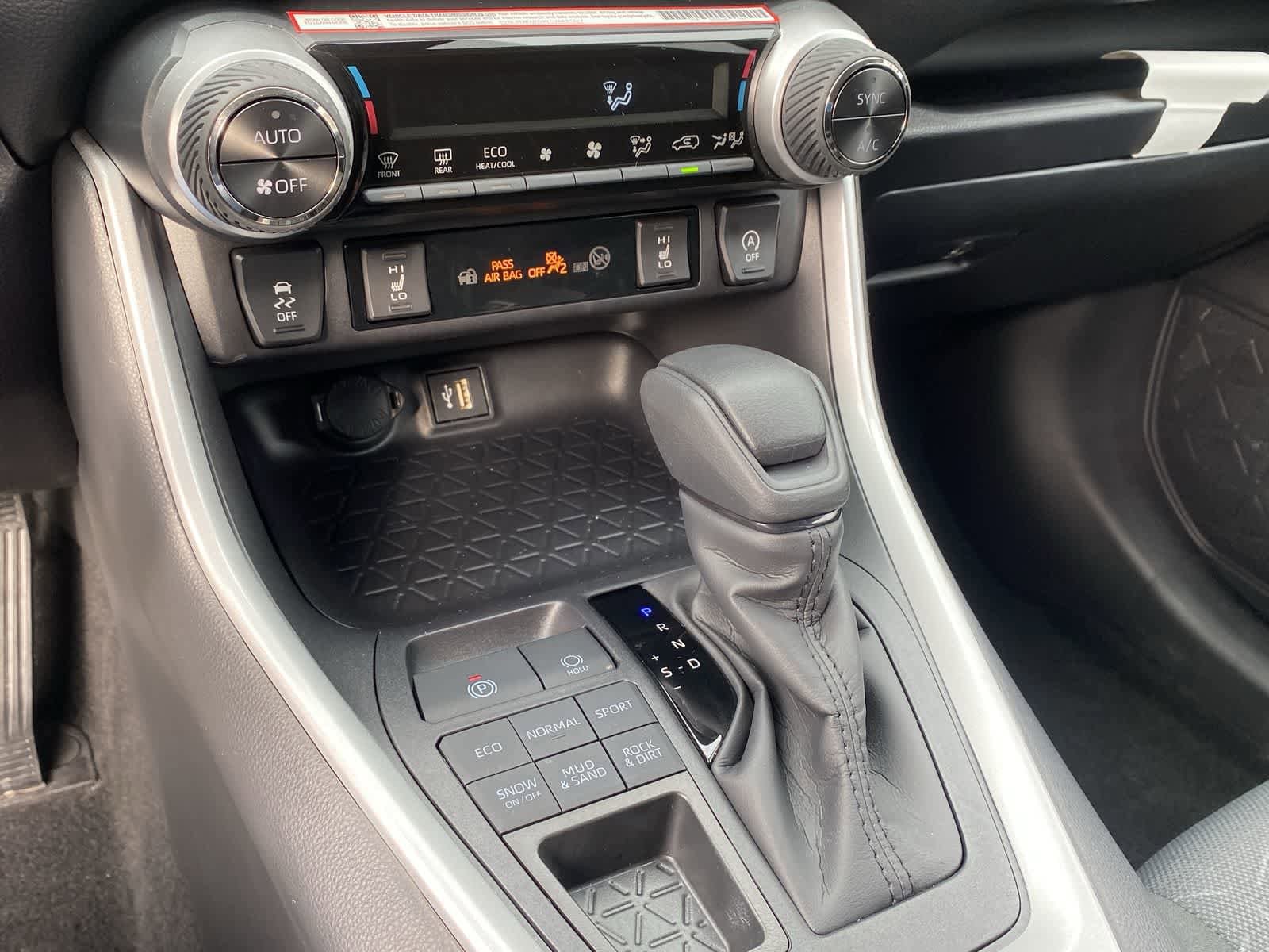 Thumbnail: 2025 Toyota RAV4 - 36