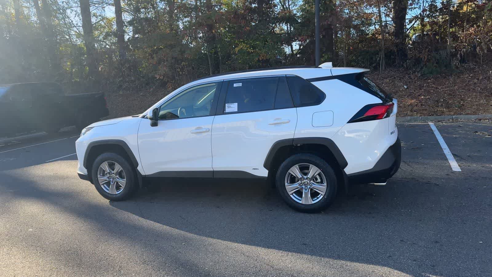 Thumbnail: 2025 Toyota RAV4 - 6