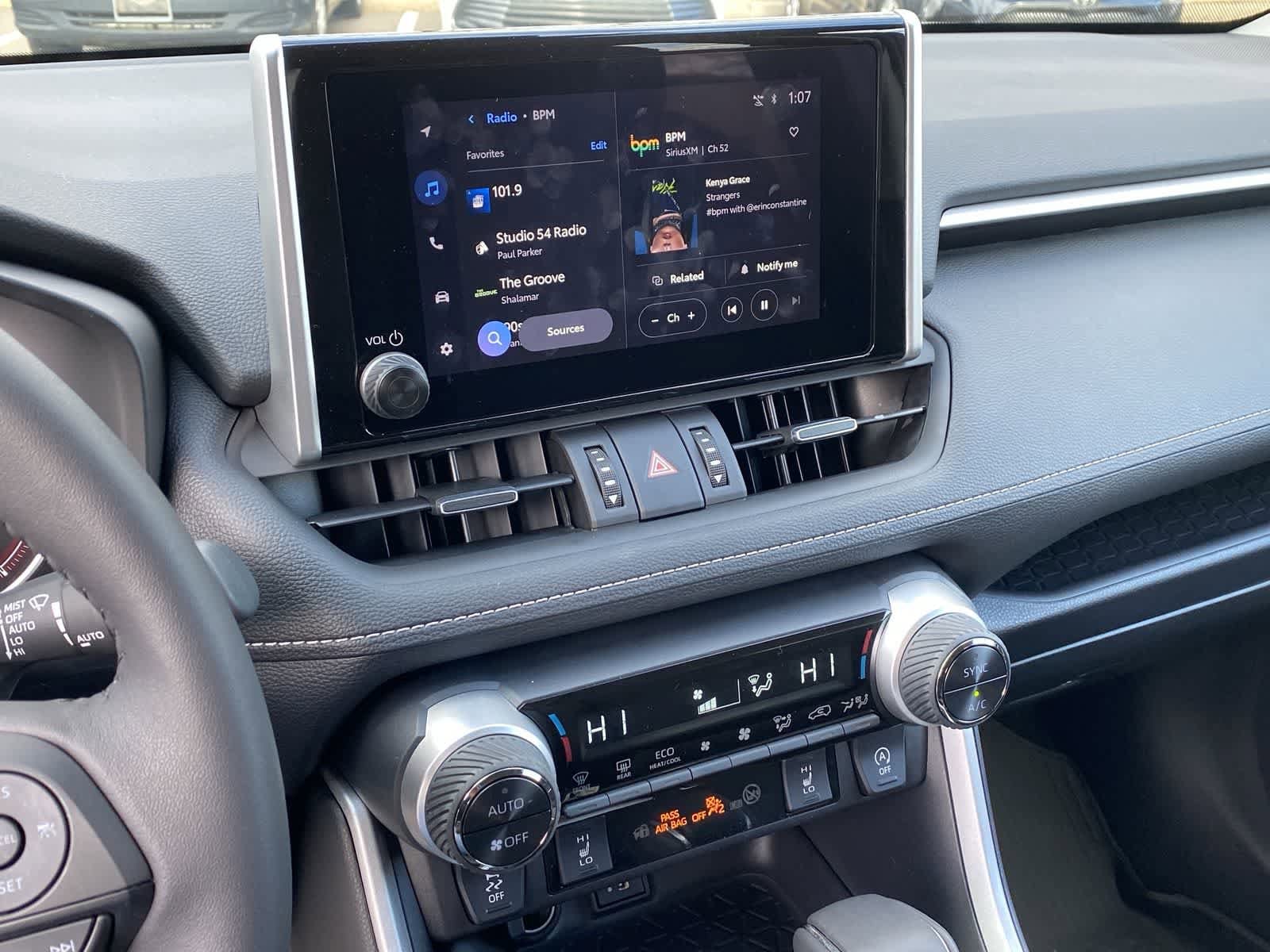 Thumbnail: 2025 Toyota RAV4 - 28