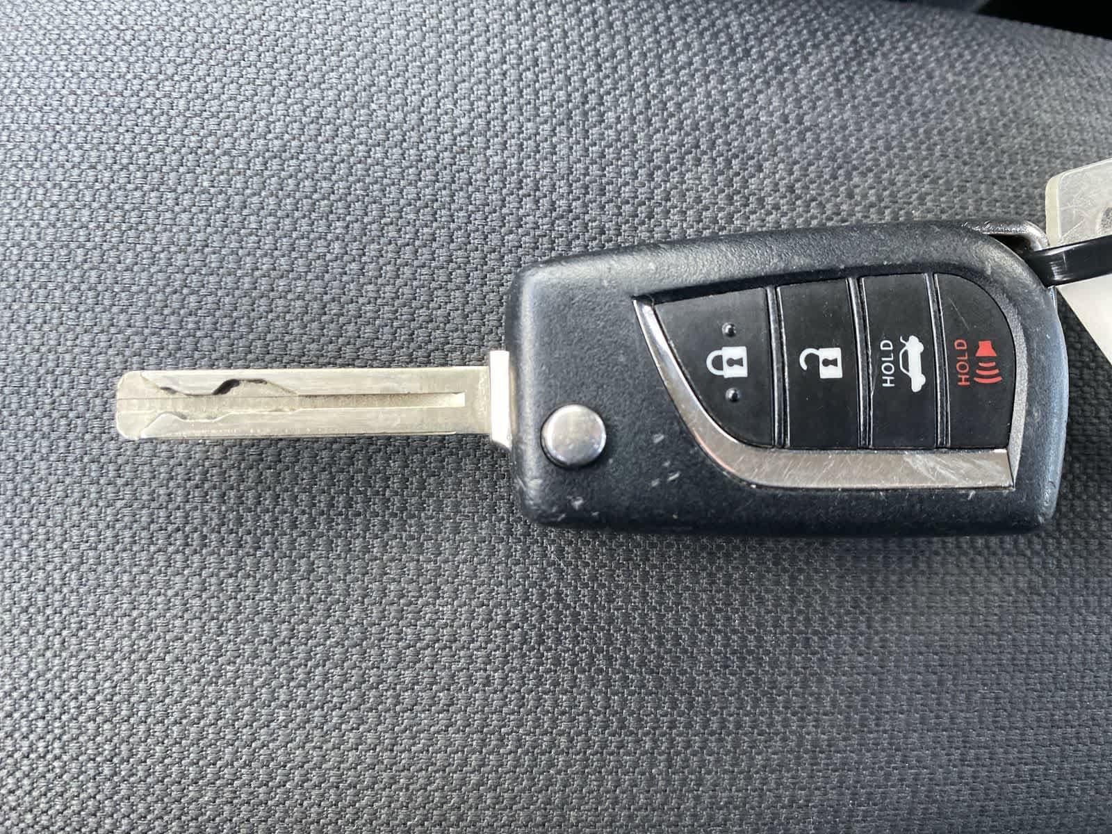 Thumbnail: 2023 Toyota Corolla - 31