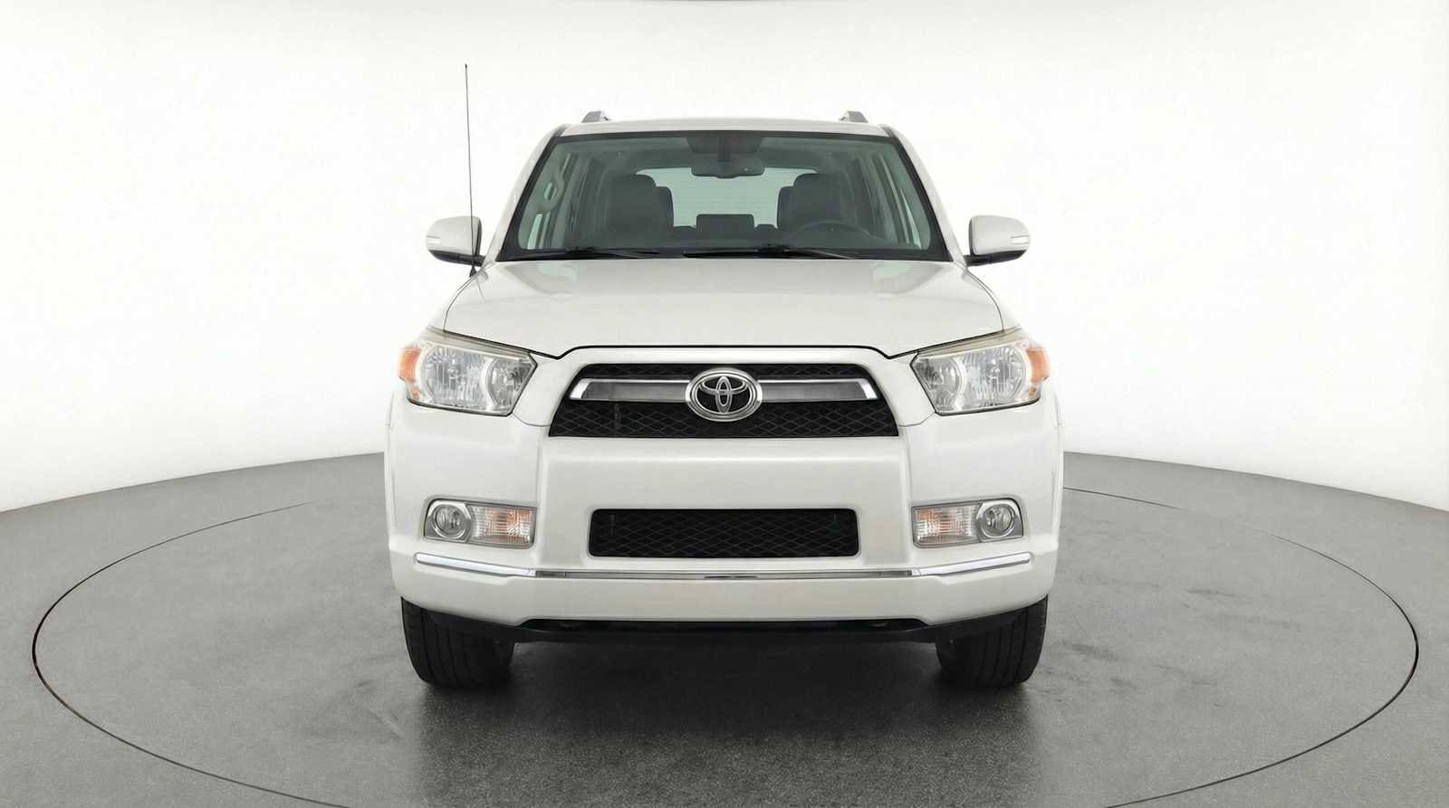 Thumbnail: 2010 Toyota 4Runner - 3