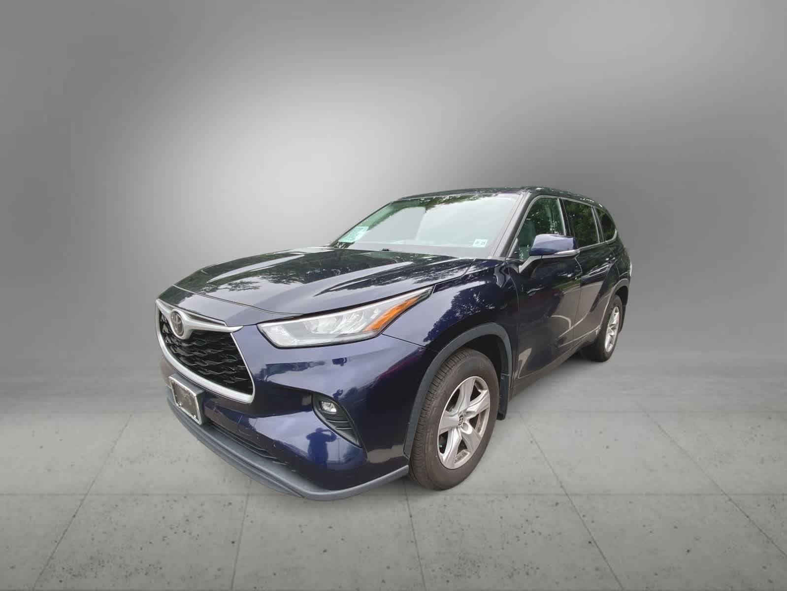 2020 Toyota Highlander LE Hero Image