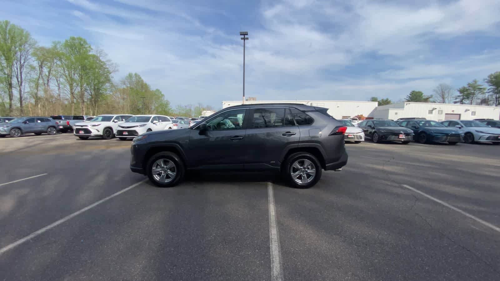 Thumbnail: 2025 Toyota RAV4 - 9