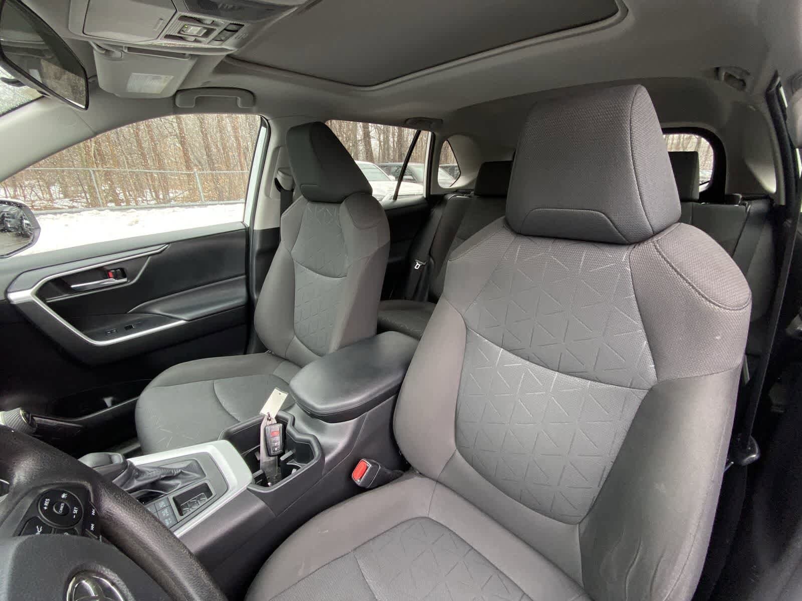 Thumbnail: 2023 Toyota RAV4 - 21