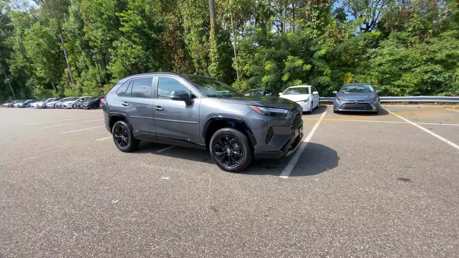 Used 2022 Toyota RAV4 SE with VIN 4T3T6RFV8NU101597 for sale in Kansas City