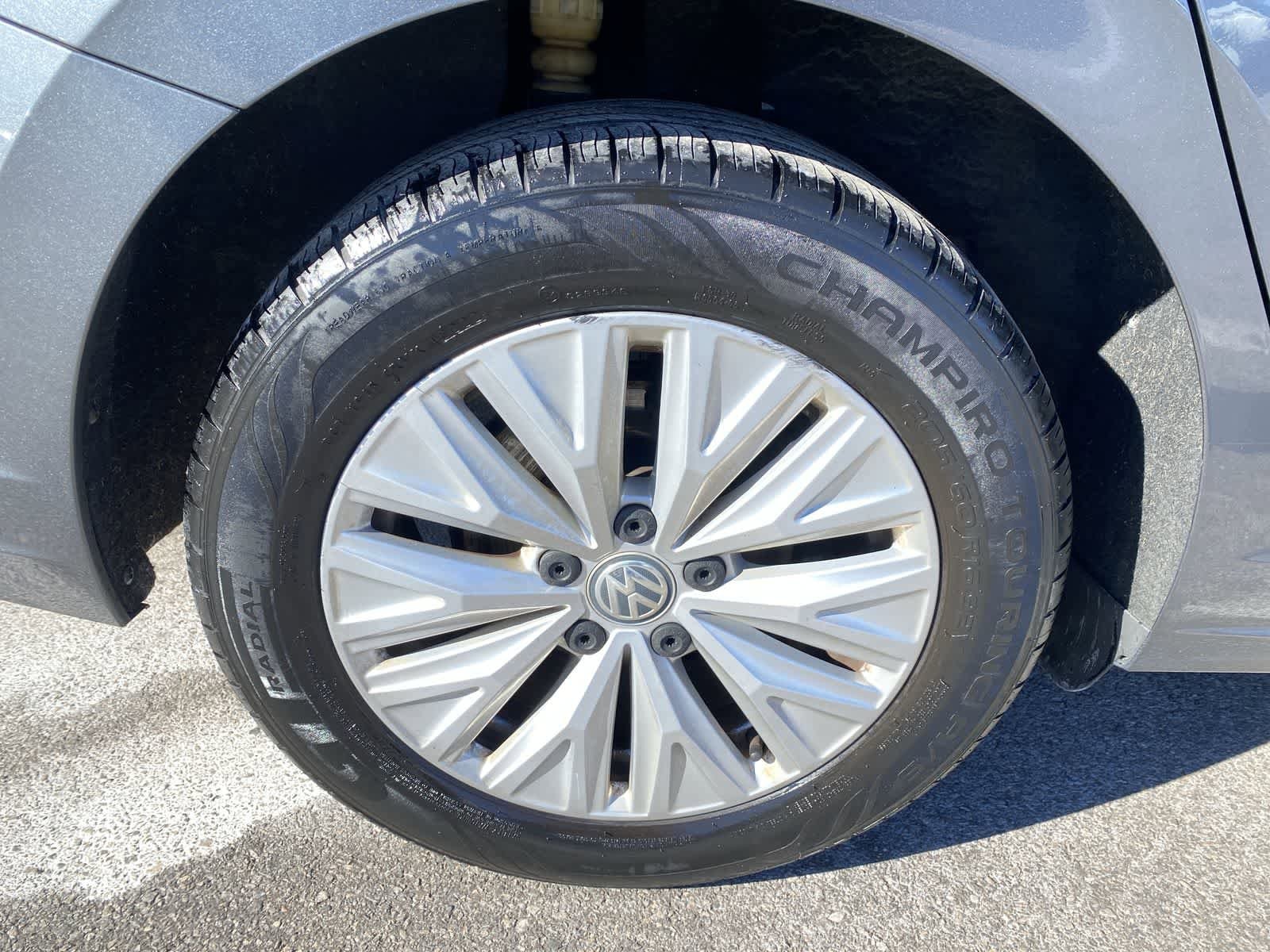 Thumbnail: 2019 Volkswagen Jetta - 21