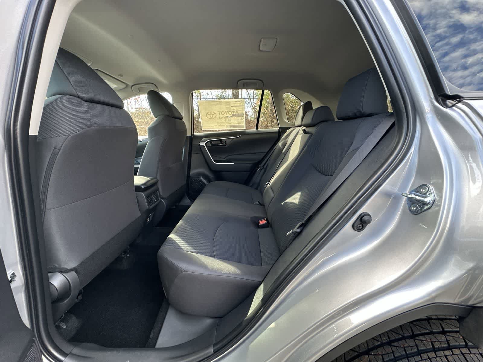 Thumbnail: 2025 Toyota RAV4 - 26