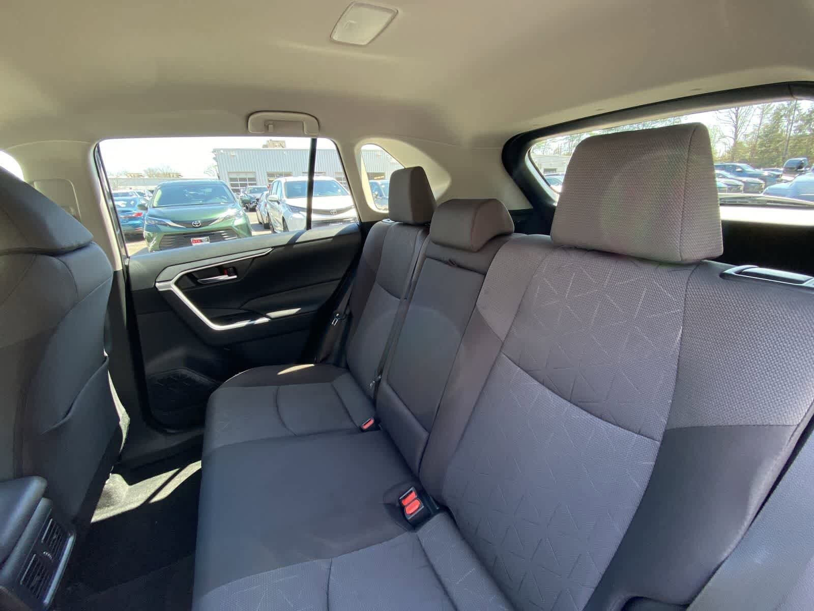 Thumbnail: 2025 Toyota RAV4 - 25