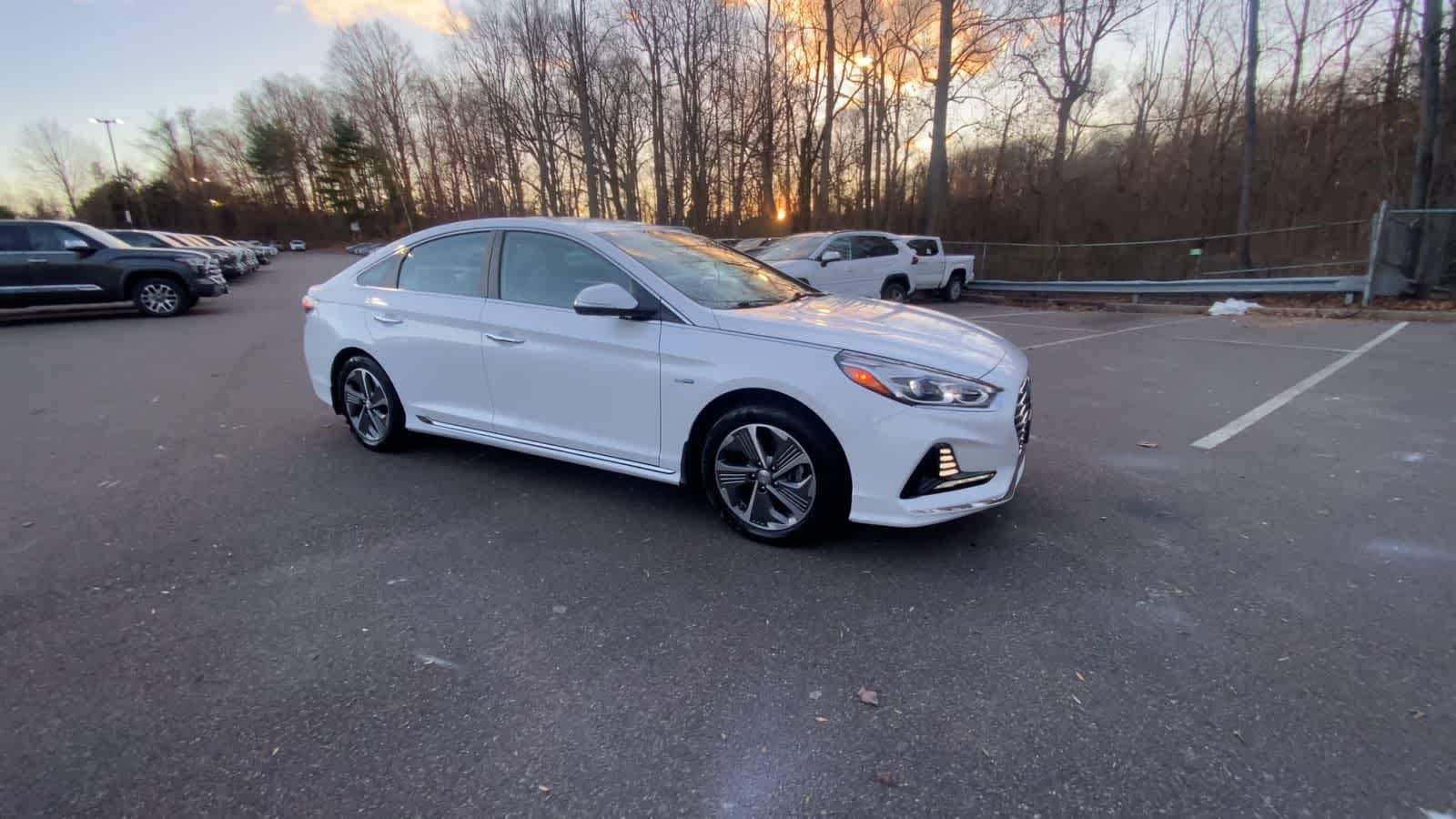 Thumbnail: 2019 Hyundai Sonata - 10