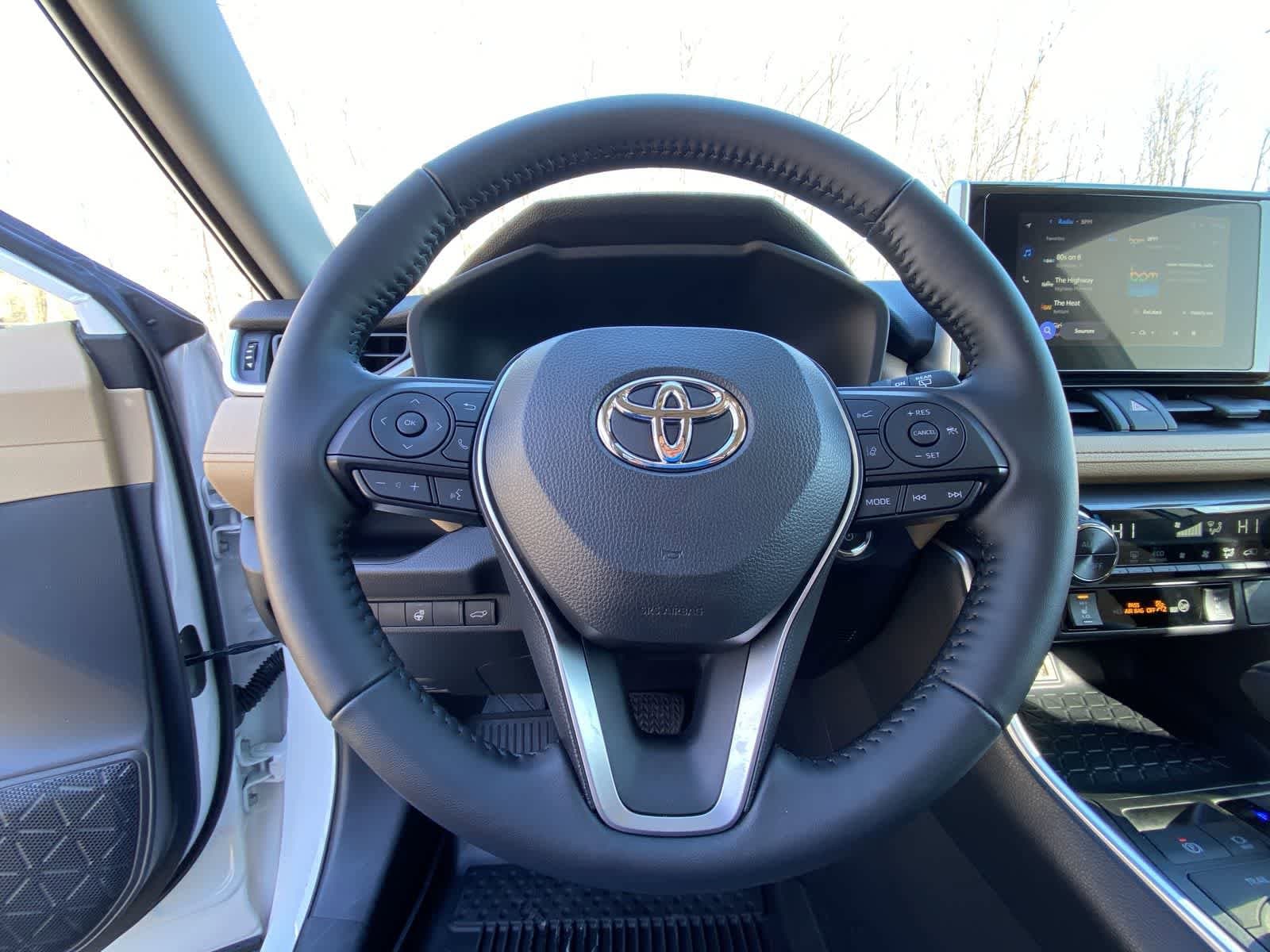 Thumbnail: 2025 Toyota RAV4 - 26