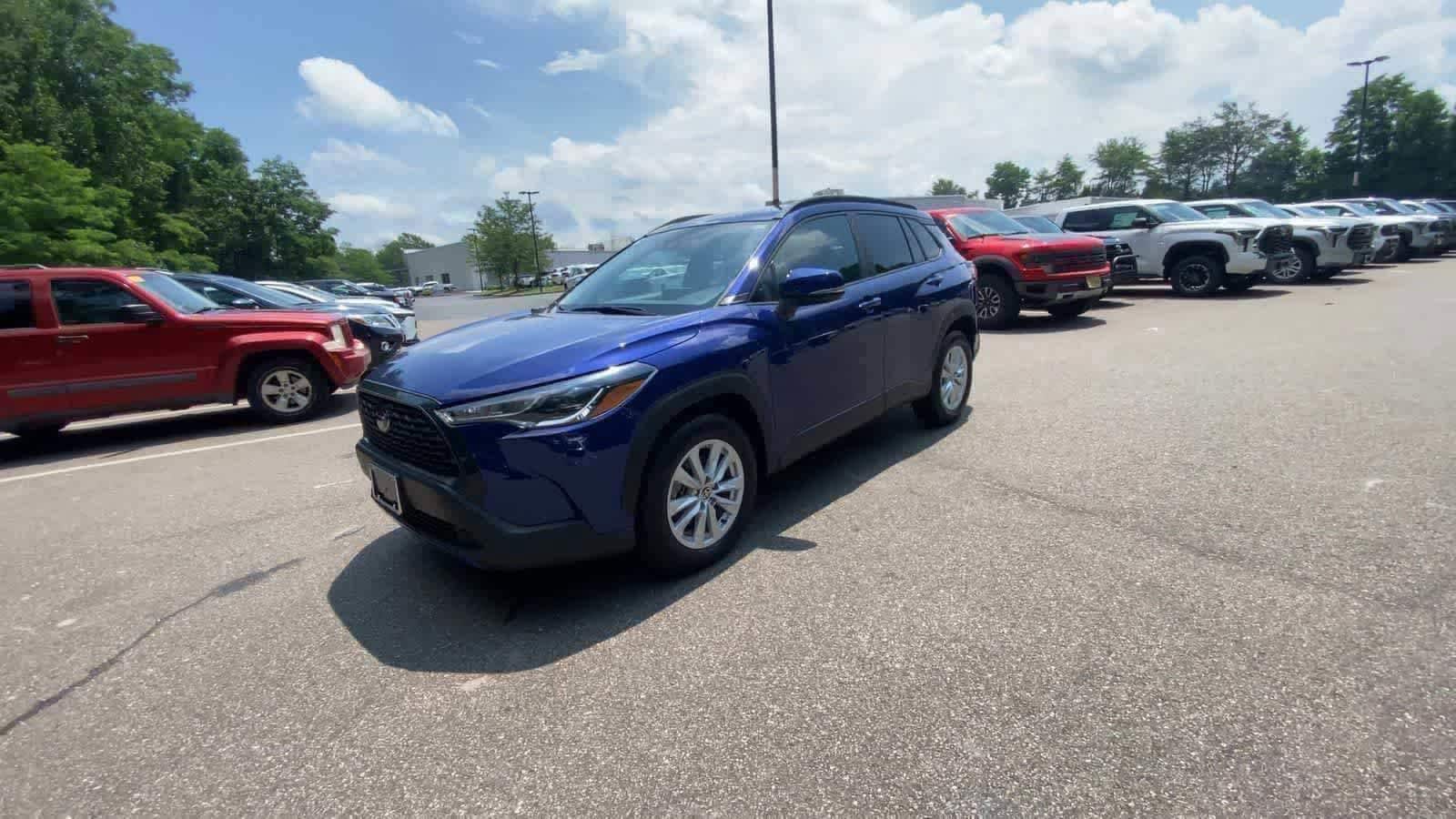 Thumbnail: 2022 Toyota Corolla Cross - 4