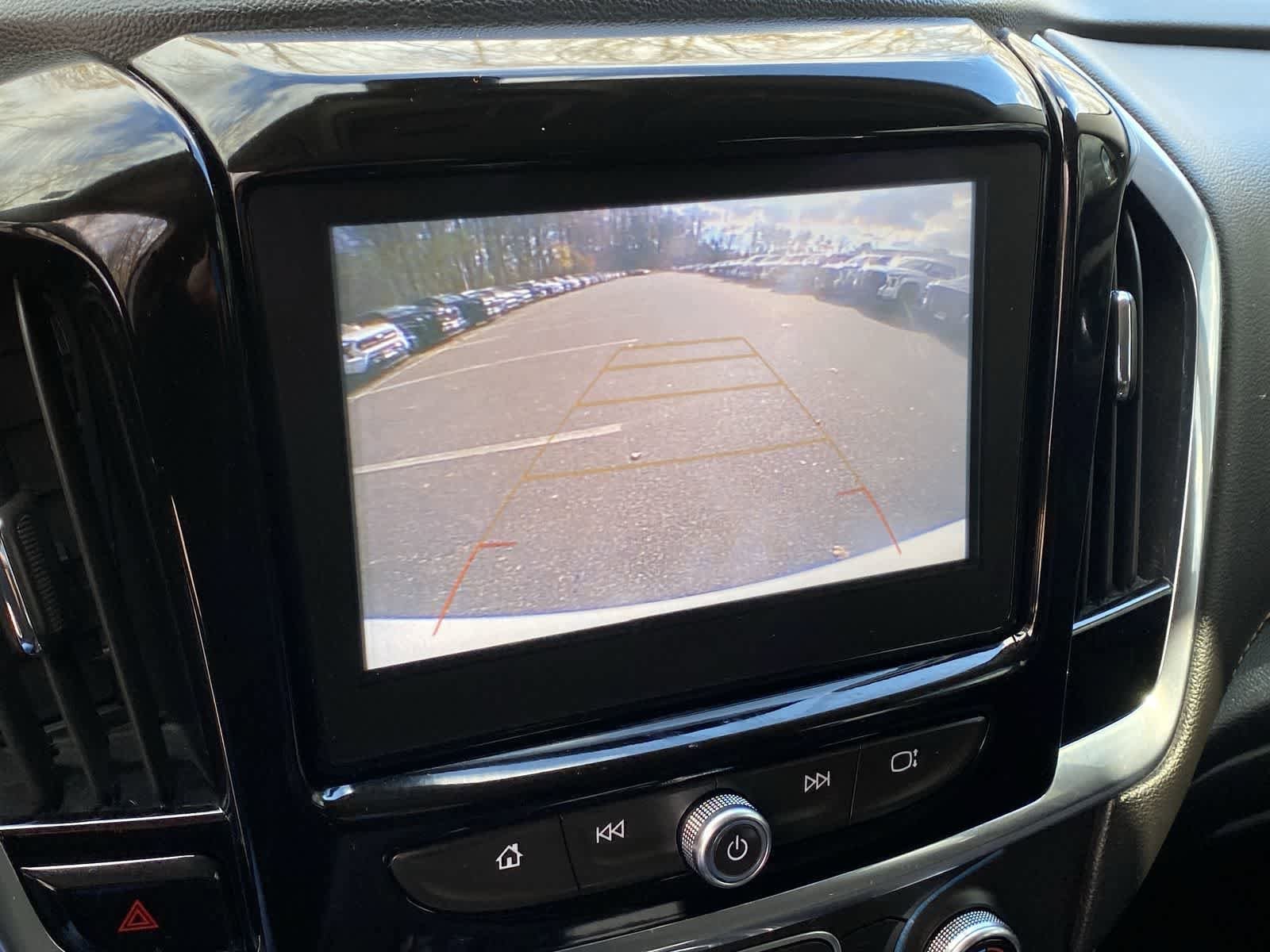 Thumbnail: 2018 Chevrolet Traverse - 33