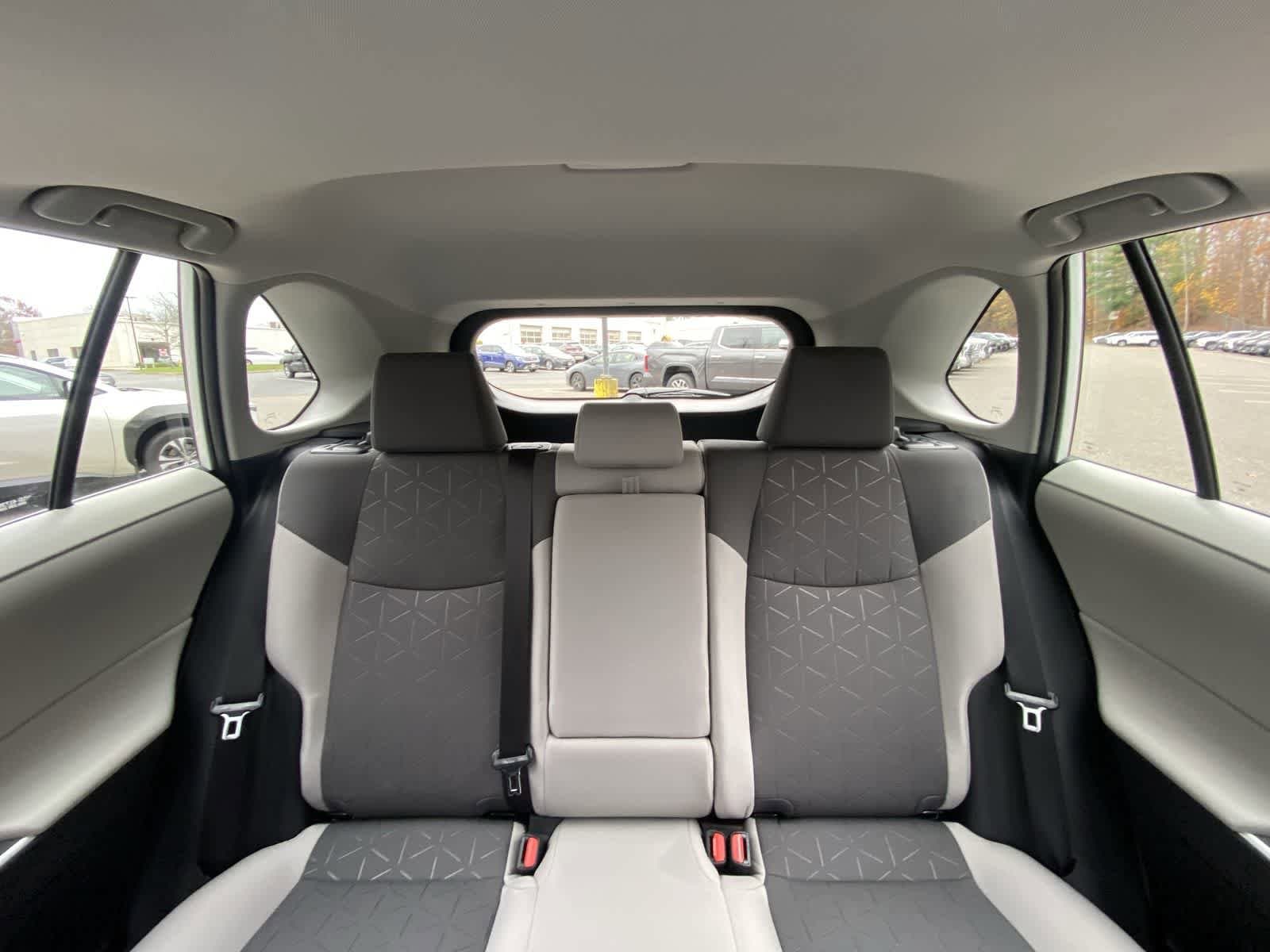 Thumbnail: 2025 Toyota RAV4 - 25