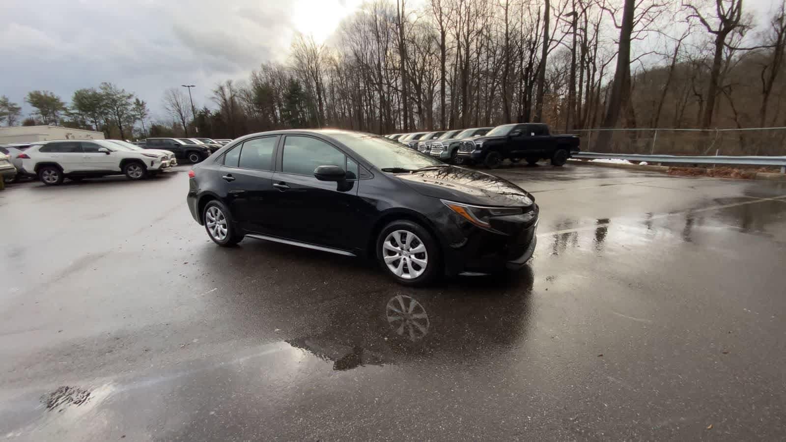 Used 2024 Toyota Corolla LE with VIN 5YFB4MDE2RP126695 for sale in Kansas City