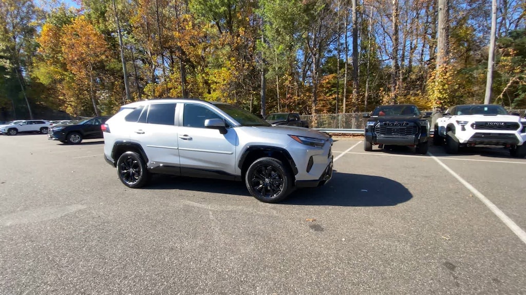 Used 2022 Toyota RAV4 Hybrid SE SUV
