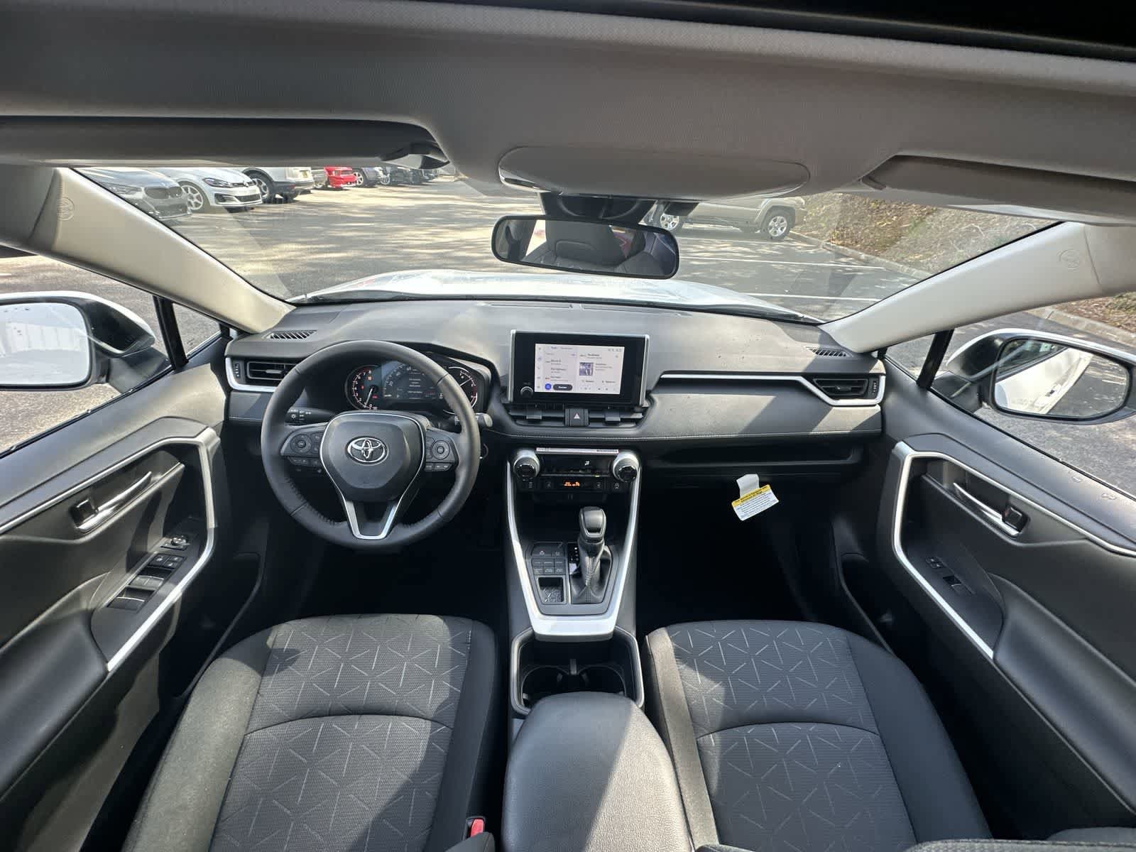 Thumbnail: 2025 Toyota RAV4 - 31