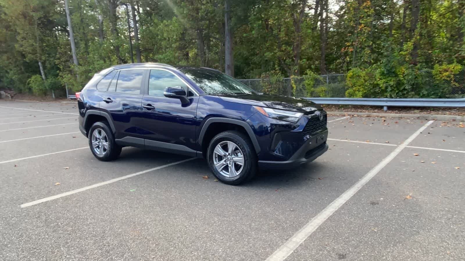 2024 Toyota RAV4 XLE photo 2