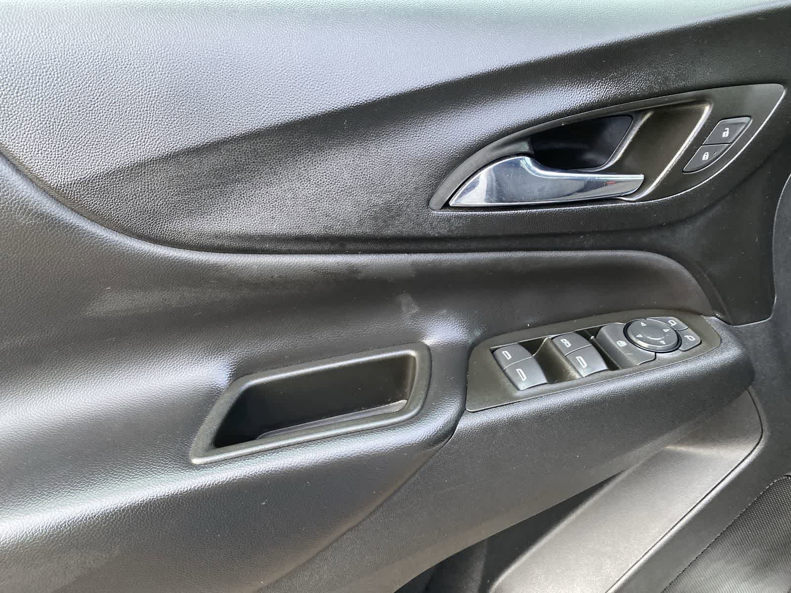 Thumbnail: 2022 Chevrolet Equinox - 22