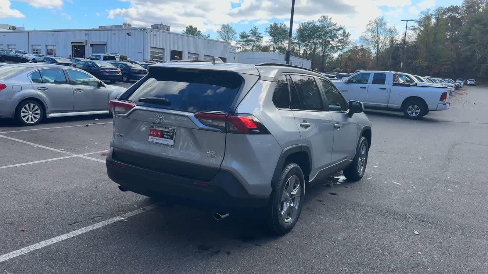 Thumbnail: 2025 Toyota RAV4 - 8