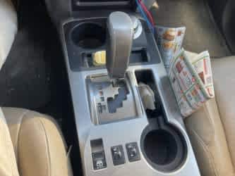 Thumbnail: 2010 Toyota 4Runner - 23