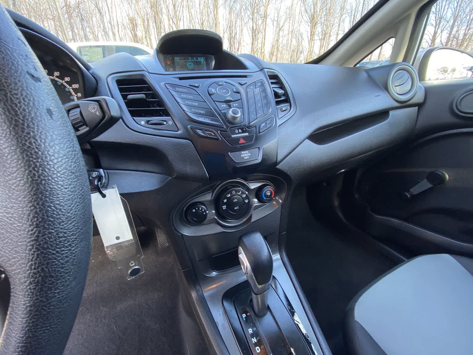 Thumbnail: 2016 Ford Fiesta - 25