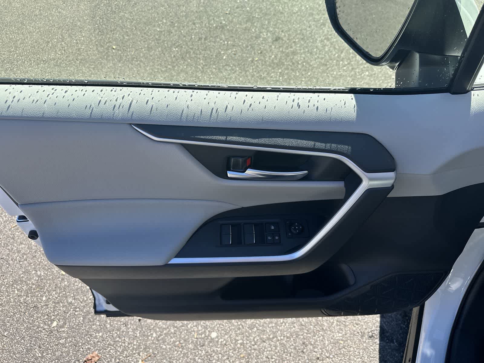 Thumbnail: 2025 Toyota RAV4 - 18