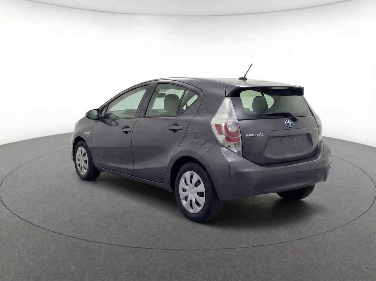 Thumbnail: 2012 Toyota Prius c - 4
