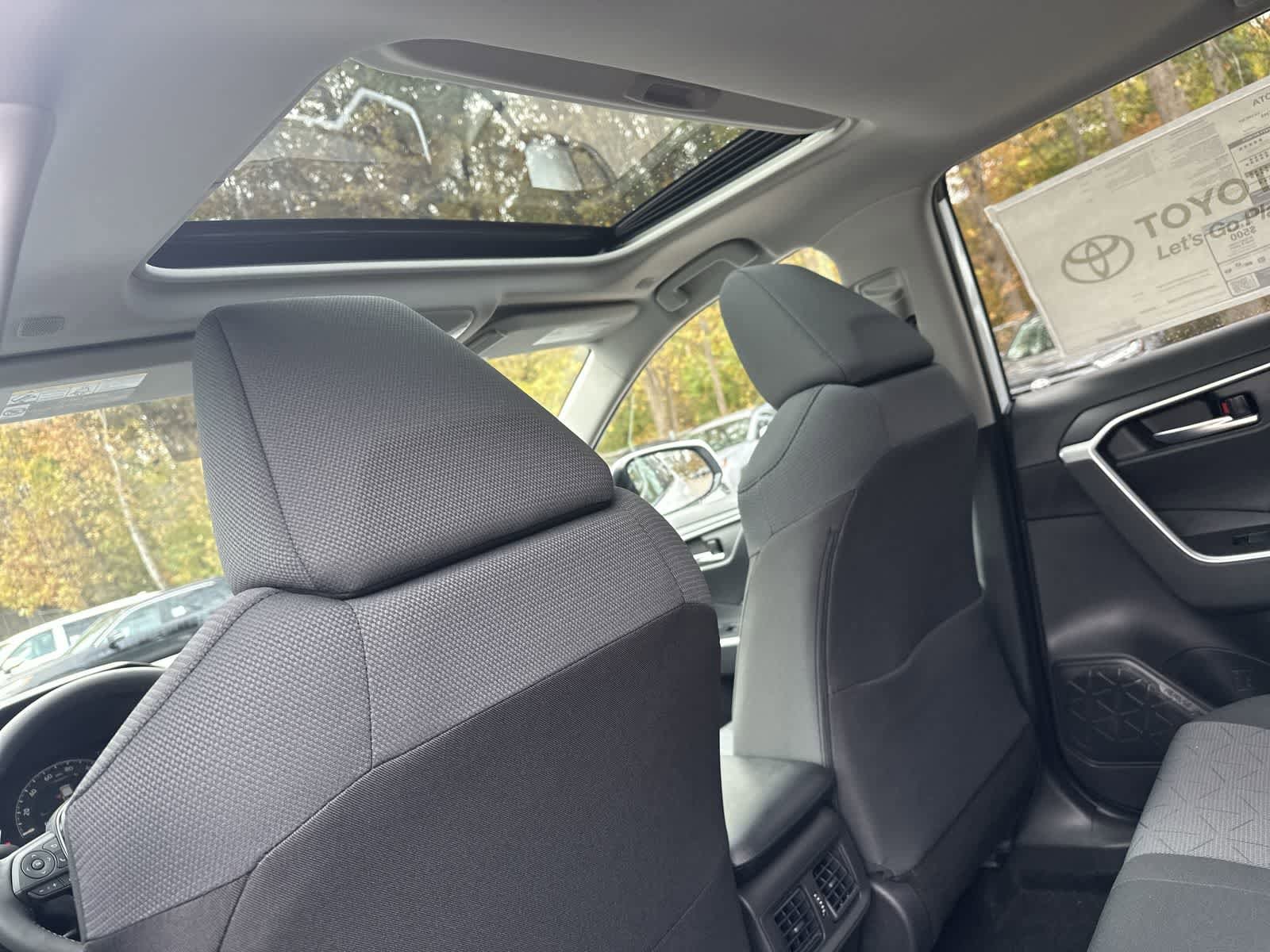 Thumbnail: 2025 Toyota RAV4 - 27