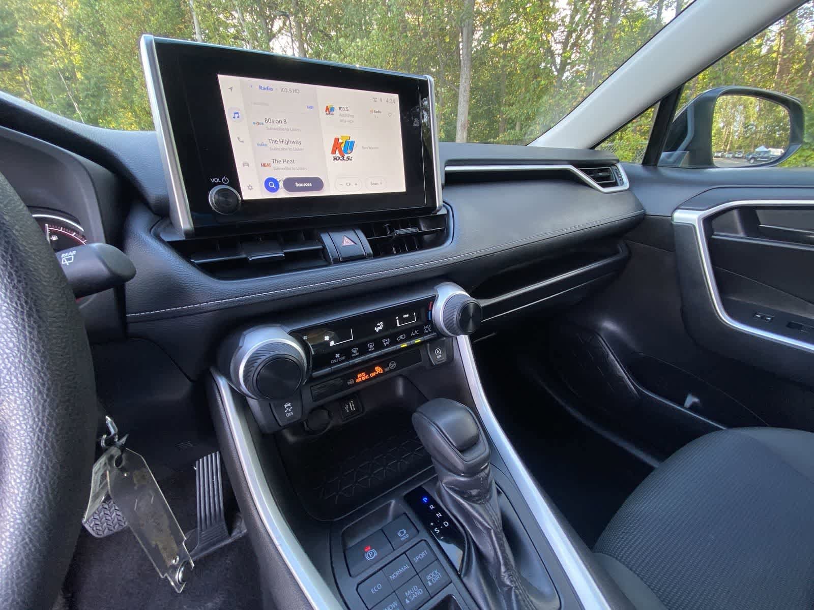 Thumbnail: 2024 Toyota RAV4 - 19