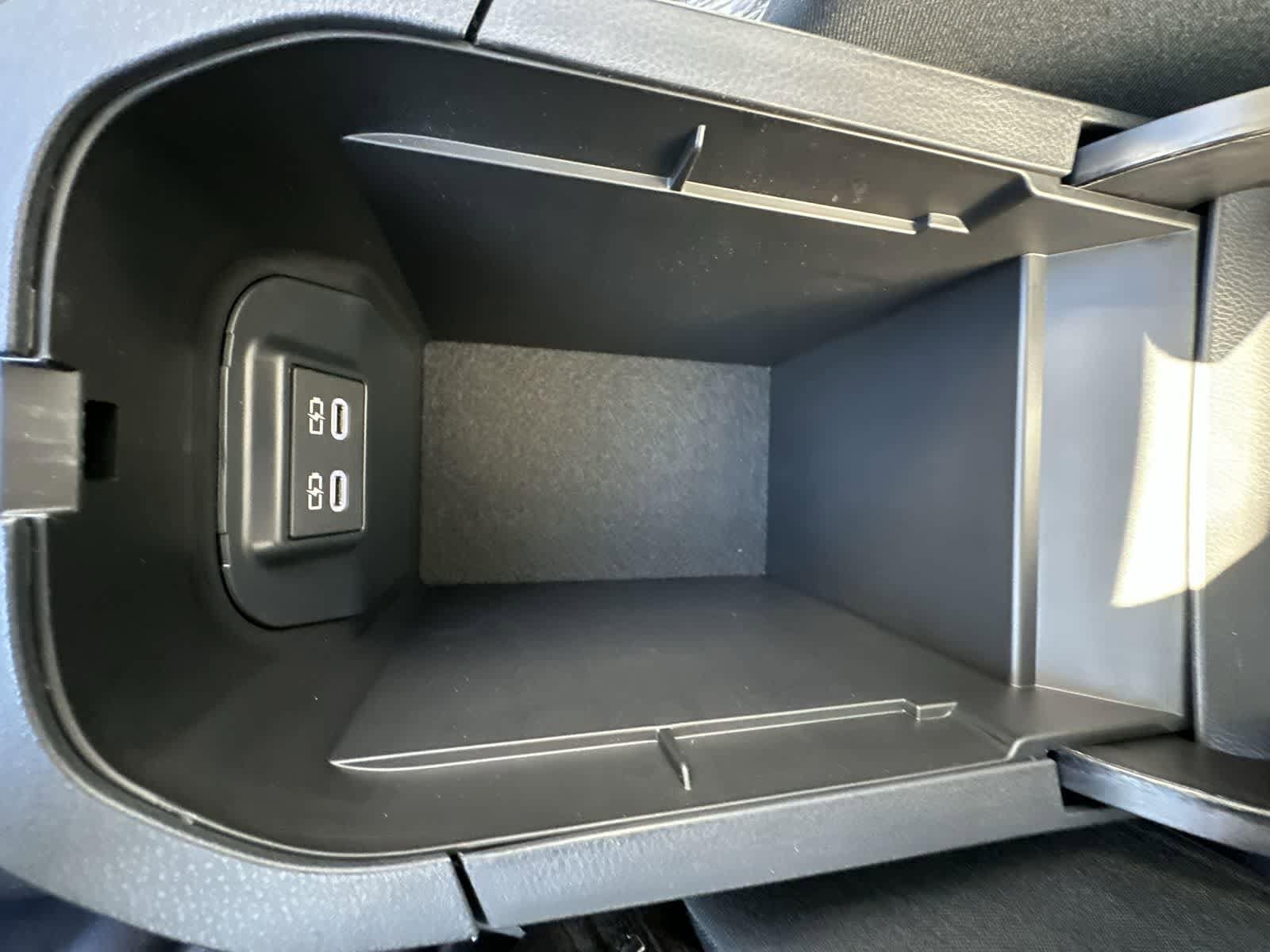 Thumbnail: 2025 Toyota RAV4 - 33