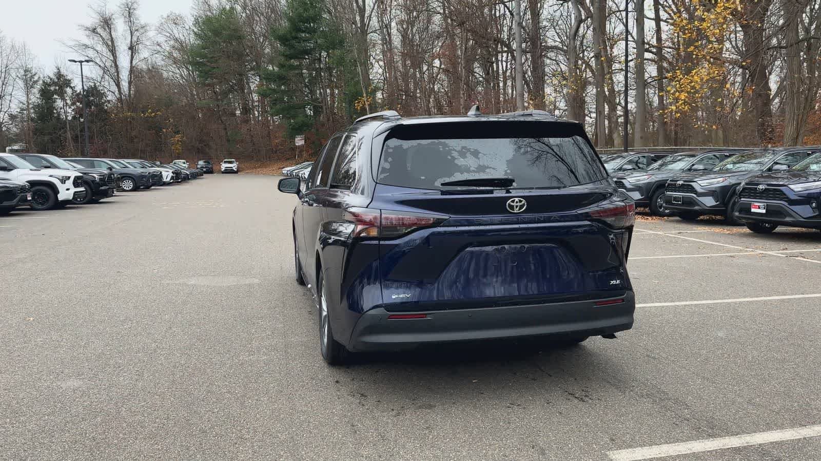 Thumbnail: 2026 Toyota Sienna - 7