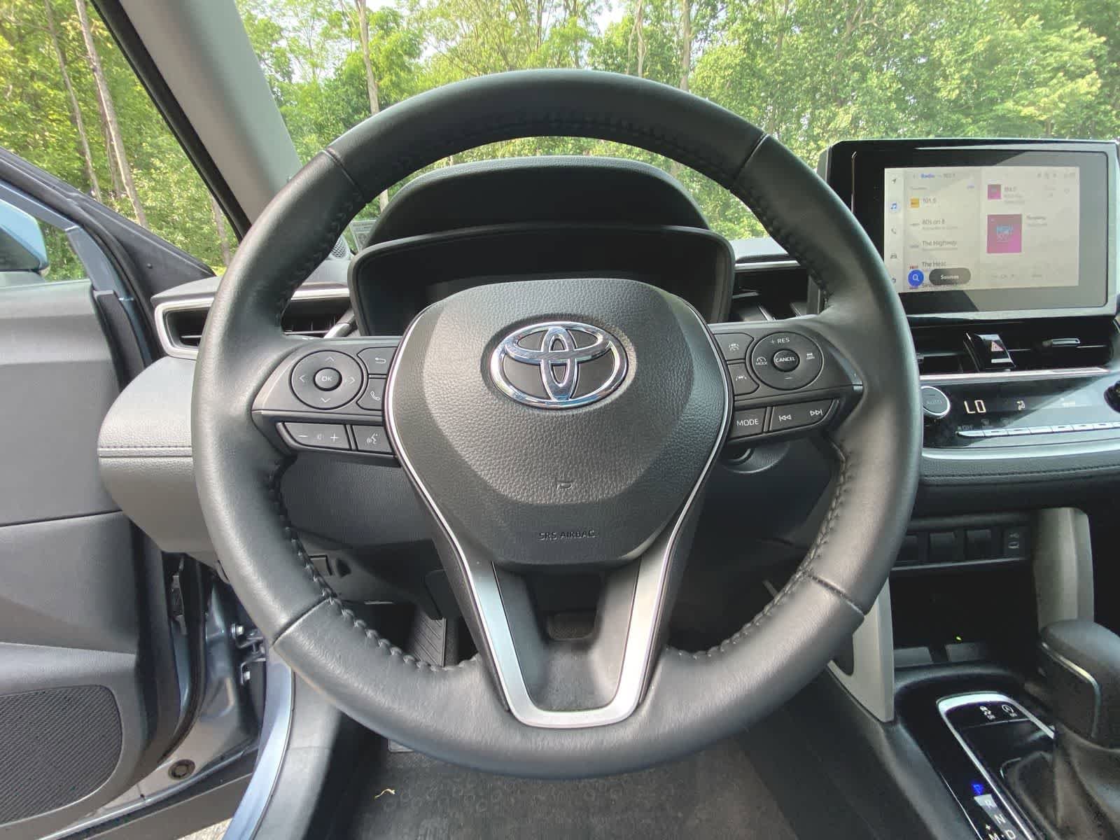 2024 Toyota Corolla Cross LE 26