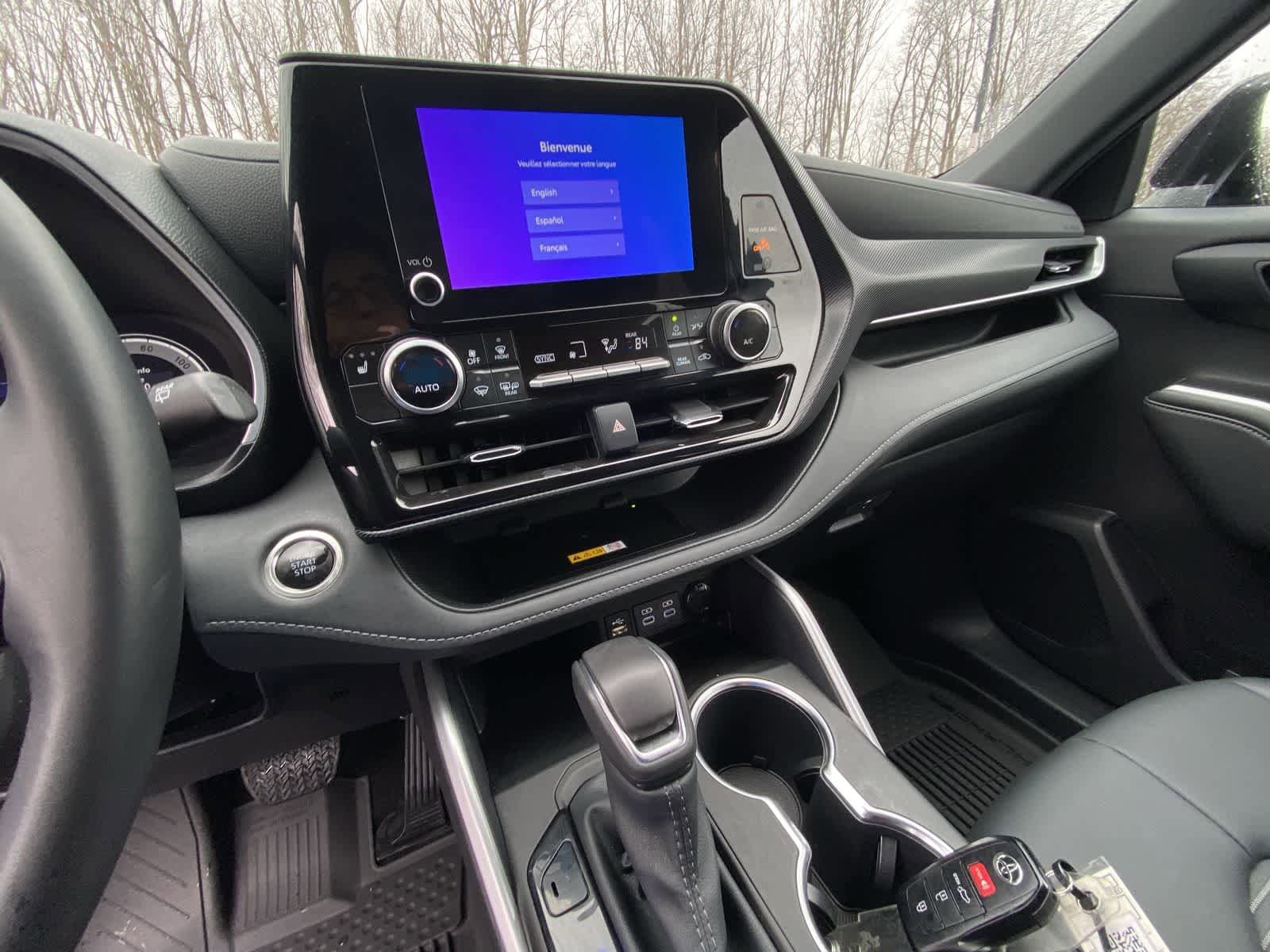 Thumbnail: 2025 Toyota Highlander - 23