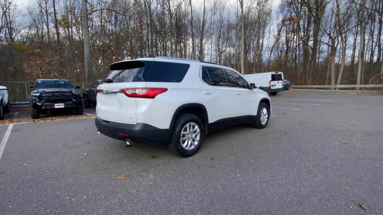 Thumbnail: 2018 Chevrolet Traverse - 14