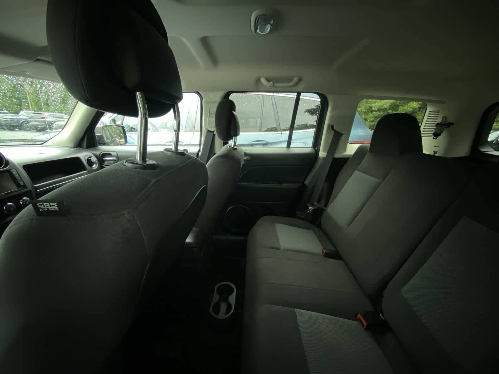 Thumbnail: 2015 Jeep Patriot - 9