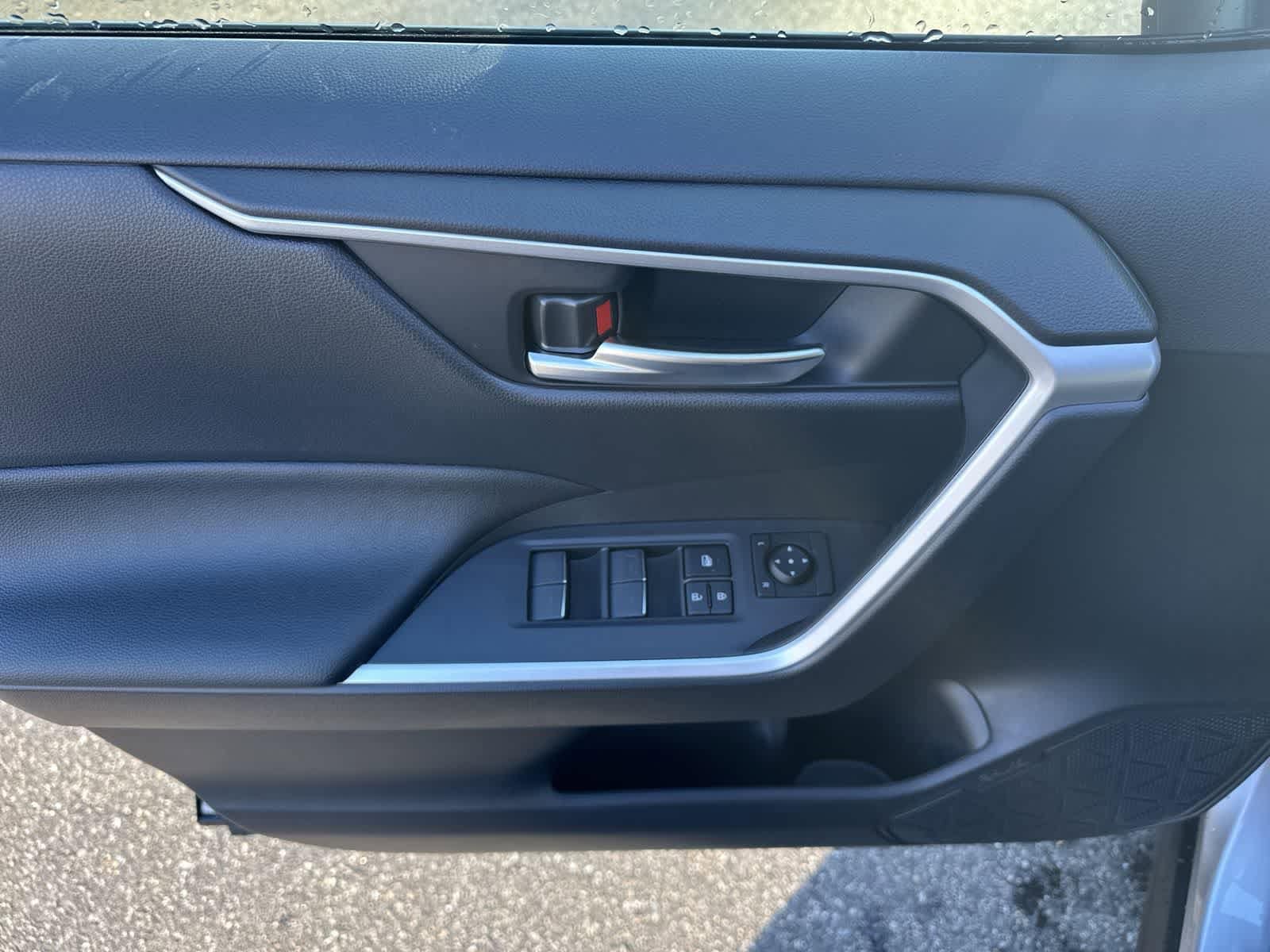 Thumbnail: 2025 Toyota RAV4 - 20