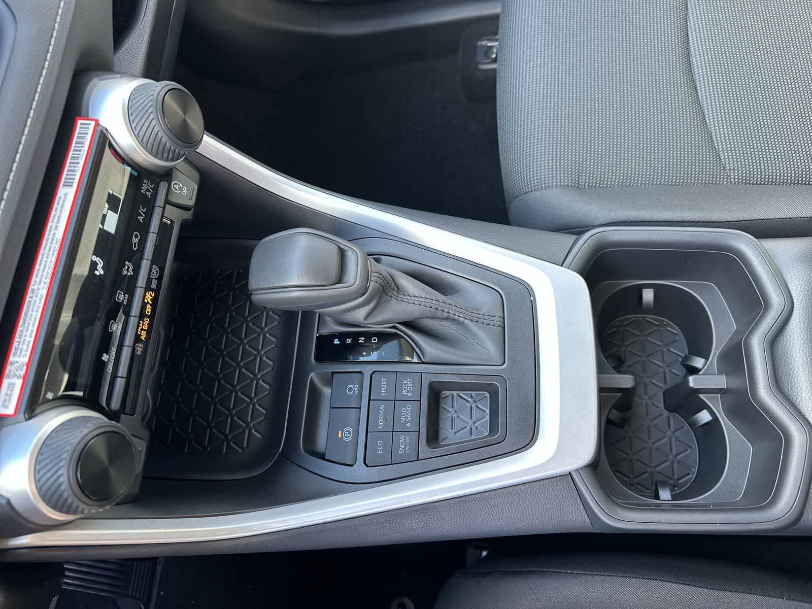 Thumbnail: 2025 Toyota RAV4 - 27