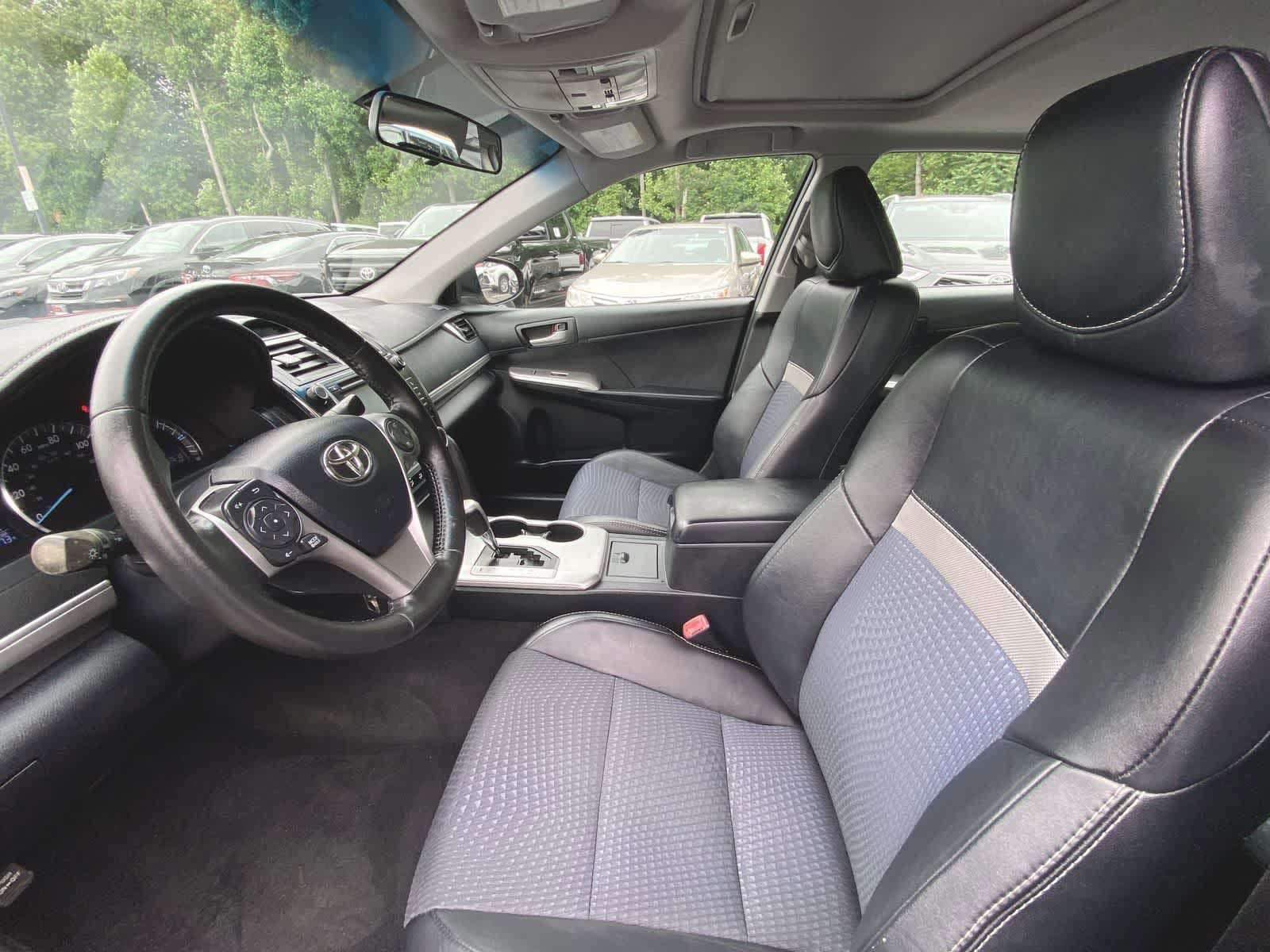 Thumbnail: 2012 Toyota Camry - 17